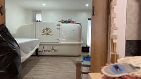 Un salon de beauté rouvre à Oermingen, le 12 septembre 2024, quatre mois après des inondations dans le nord de l'Alsace.