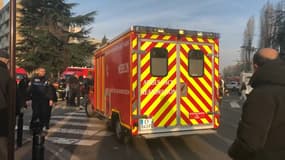 Un violent incendie s'est déclaré à Aulnay-sous-Bois.