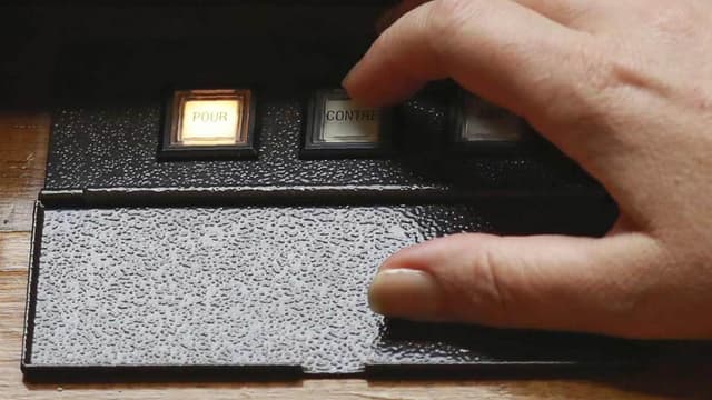 L'Assemblée nationale a voté dans la nuit de vendredi à samedi les projets de loi pour la moralisation de la vie politique