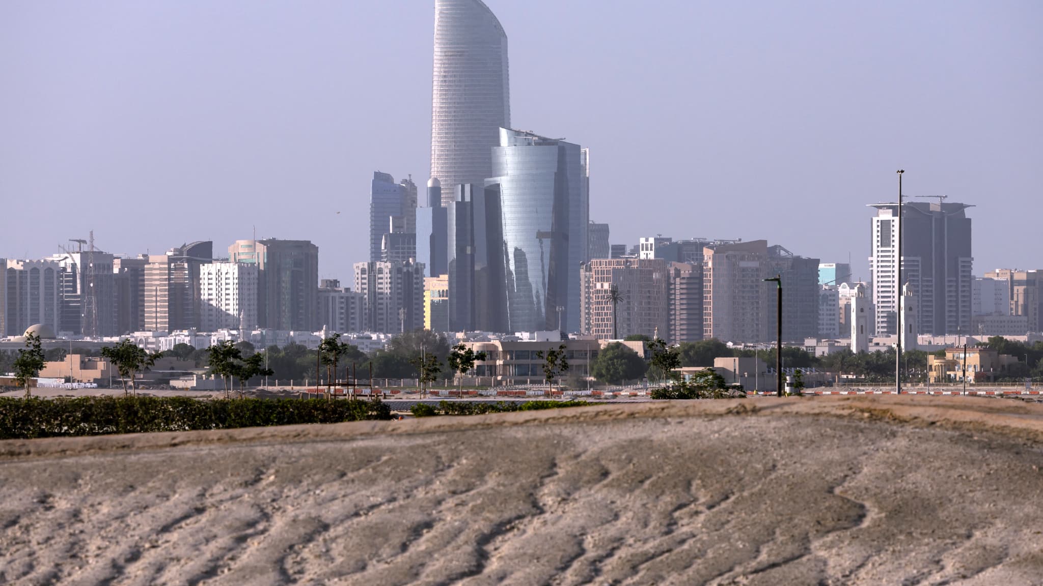 ENGIE VA PARTICIPER À LA CONSTRUCTION D'UNE MÉGA CENTRALE SOLAIRE À ABOU DHABI AVEC 3 MILLIONS DE PANNEAUX PHOTOVOLTAÏQUES