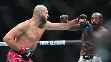 Jiri Prochazka face à Khalil Rountree à l'UFC 320 le 5 octobre 2025 à Las Vegas