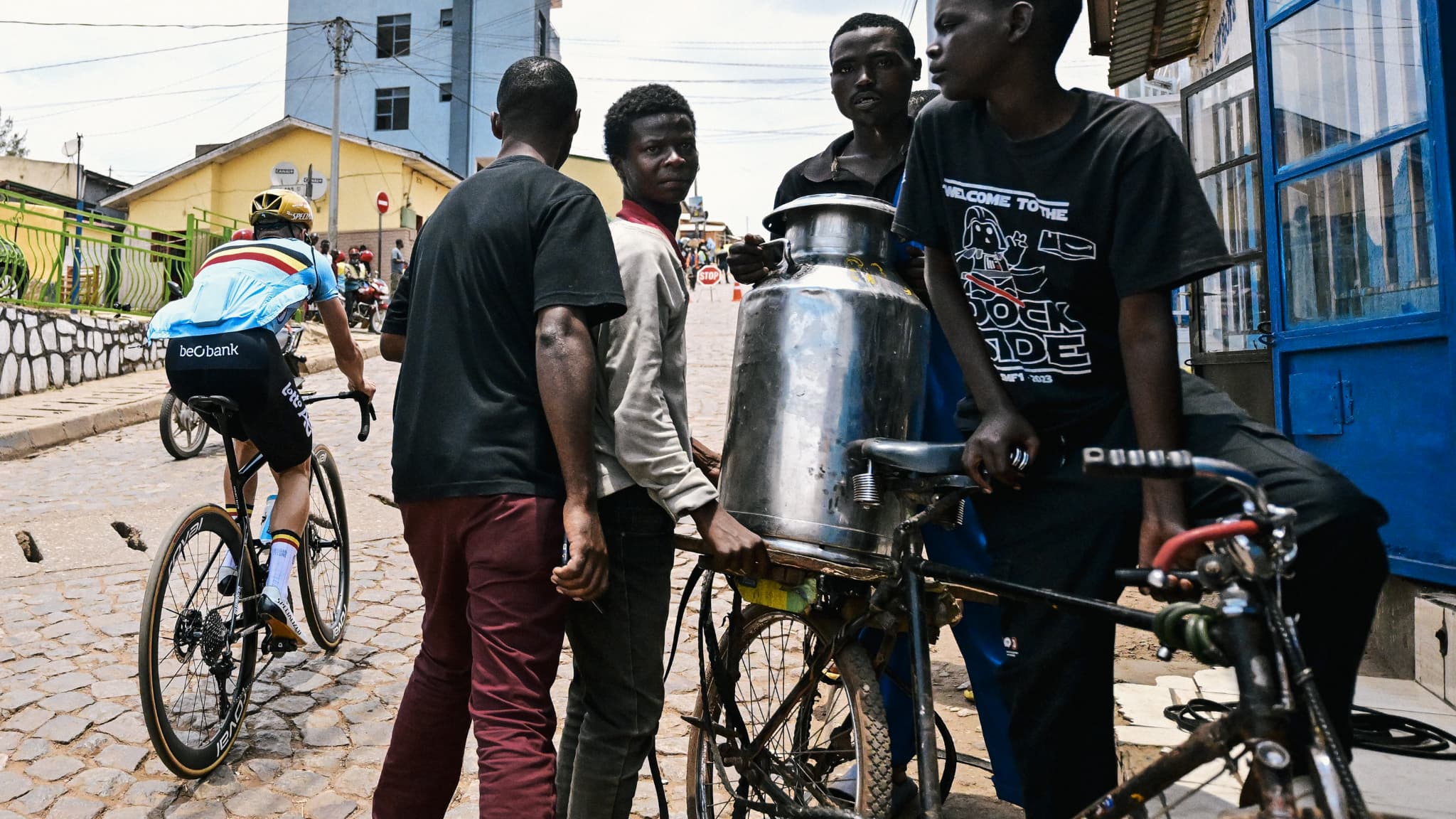 “C’EST L’HEURE POUR LE RWANDA DE MARQUER L’HISTOIRE”, AU RWANDA, PAYS FOU DE VÉLO, ON VIBRE AU RYTHME DES MONDIAUX