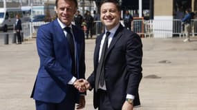 Le président Emmanuel Macron et le maire de Marseille Benoît Payan (d), le 26 juin 2023, lors d'une visite de trois jours dans la cité phocéenne
