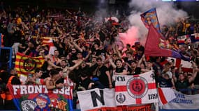 Des supporters du Barça face au PSG le 10/04/2024