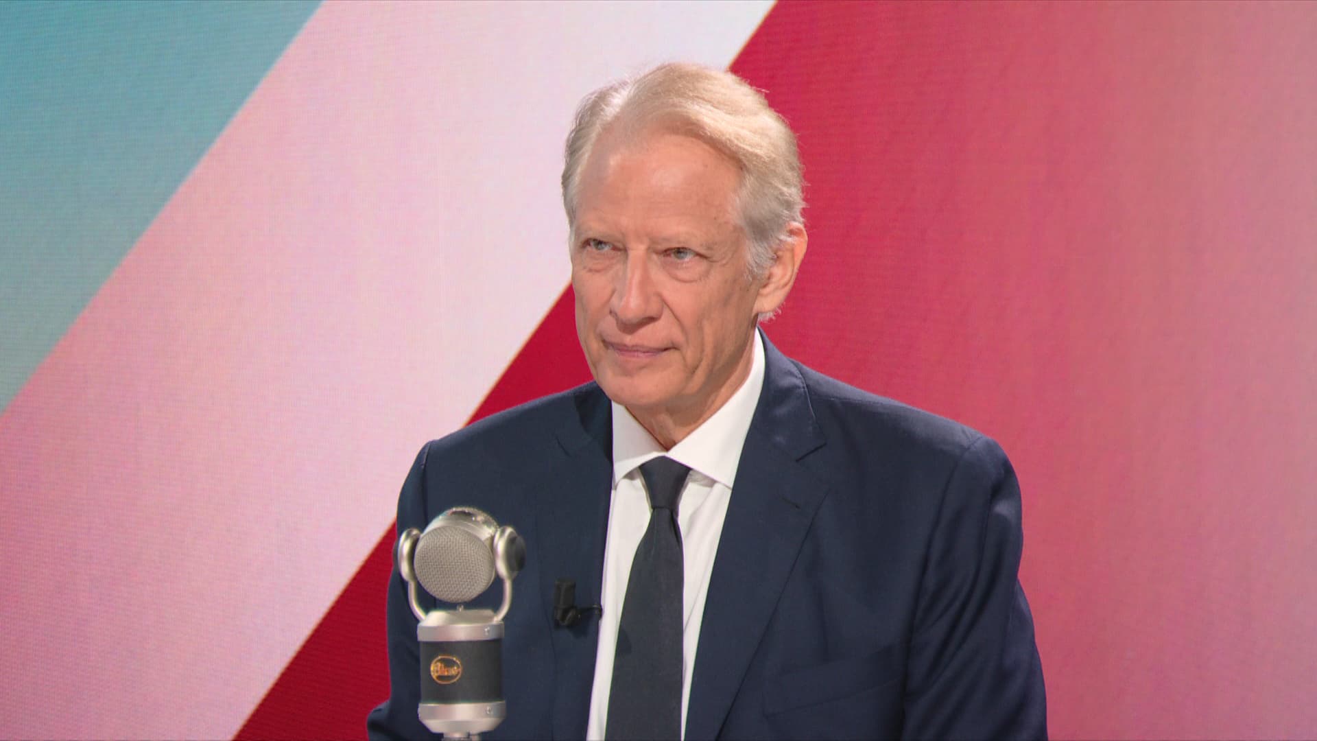 DOMINIQUE DE VILLEPIN SE DIT "EN FAVEUR D'UNE CONTRIBUTION DES PLUS RICHES" EN FRANCE