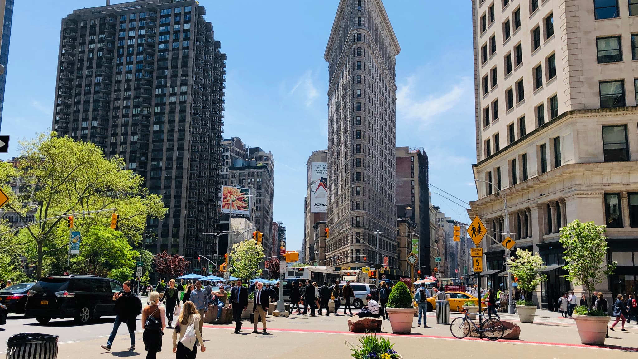 “Real estate developer Jeff Gural leads group in 1 million purchase of iconic ‘Flatiron’ building in New York”