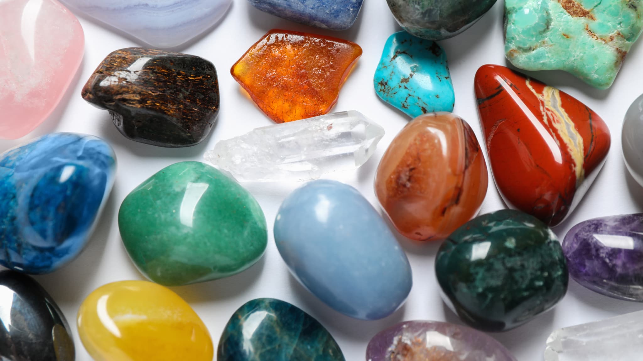 Les pierres de santé peuvent être utilisées aussi bien en décoration que portées en bijoux