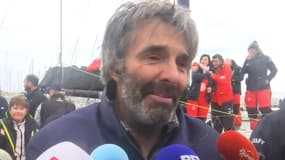 Vendée Globe : les larmes de Denis Van Weynbergh, arrivé hors délai mais "comblé"