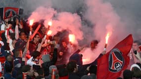 Les douze prévenus sont jugés pour les violences qui ont eu lieu lundi soir à Paris.