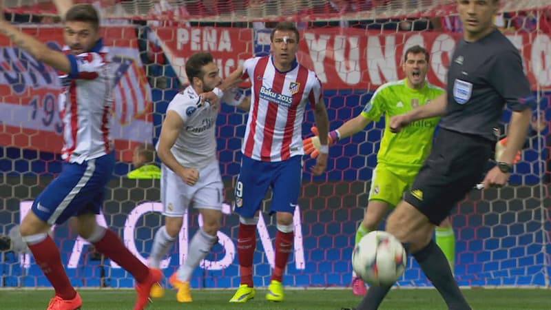 Dani Carvajal en action lors du quart de finale de Ligue des champions entre le Real Madrid et l'Atlético.