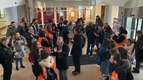 Manifestants entrant au siège de la CFDT le 17 janvier 2020