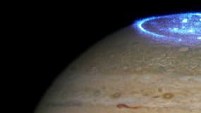 L'aurore captée par le téléscope Hubble se déplace autour de l'un des pôles de Jupiter.