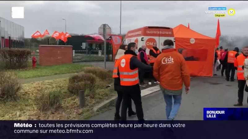 Pas-de-Calais: le dépôt Auchan de Carvin bloqué par une grève des salariés