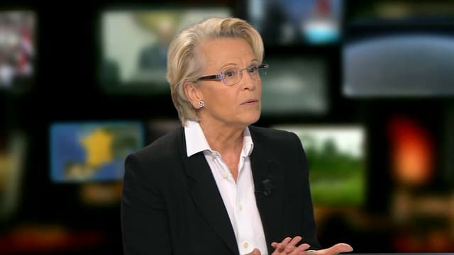 Pour Alliot-Marie, "certains maires subissent des pressions"