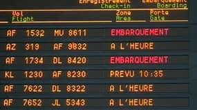 Réduction des vols levée à Roissy et Orly, alors que l'épisode neigeux s'annonce moins important que prévu.