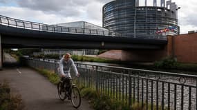 Cycliste à Strasbourg. 