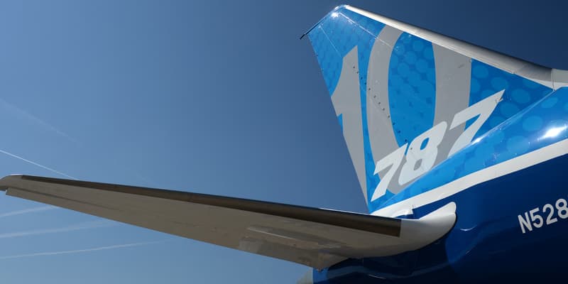 Un avion Boeing 787-10 Dreamliner présenté sur le tarmac de l'aéroport du Bourget, le 18 juin 2017 à la veille de l'ouverture du Salon international de l'aéronautique et de l'espace (SIAE) à Paris-Le Bourget.