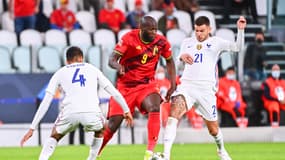 Lukaku face à Hernandez et Varane