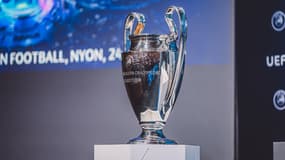 Le trophée de la Ligue des champions lors du tirage au sort du 3e tour préliminaire, le 24 juillet 2023