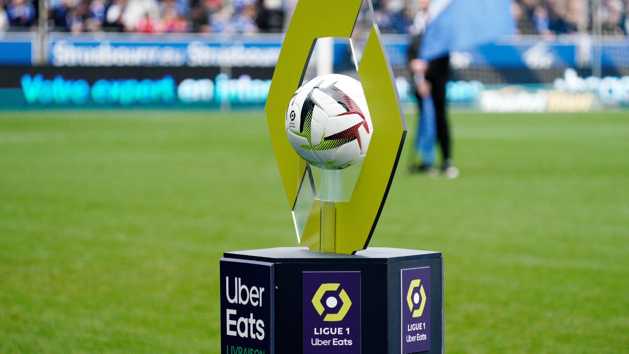 la LFP dévoile le nouveau logo de la Ligue 1 pour la saison prochaine thumbnail