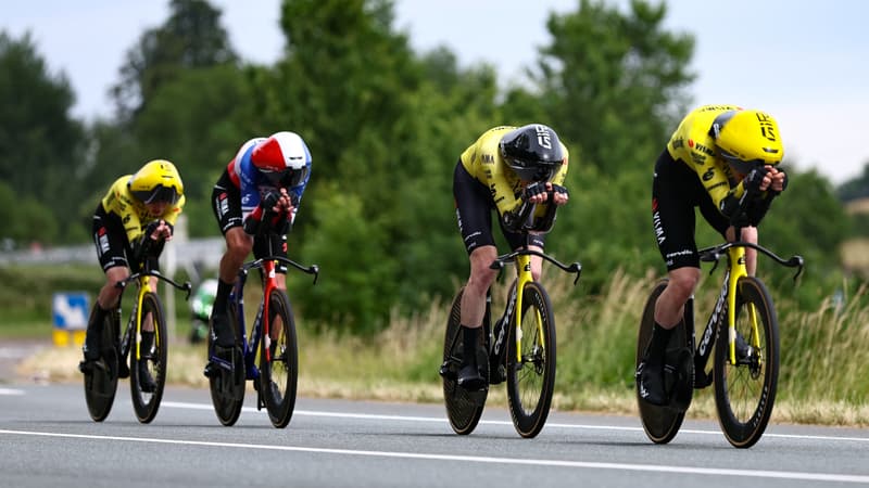Les Visma Lease a bike lors du Tour Auvergne Rhone Alpes le 9 juin 2026 2314630