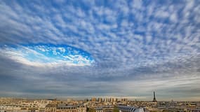 Un trou s'est formé dans les nuages ce mardi 17 octobre.