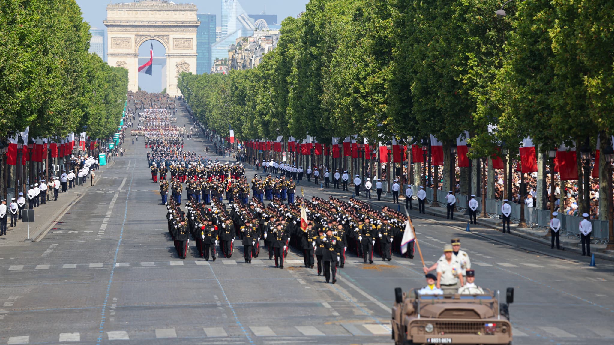 Le début du défilé du 14-Juillet 2026 à Paris.