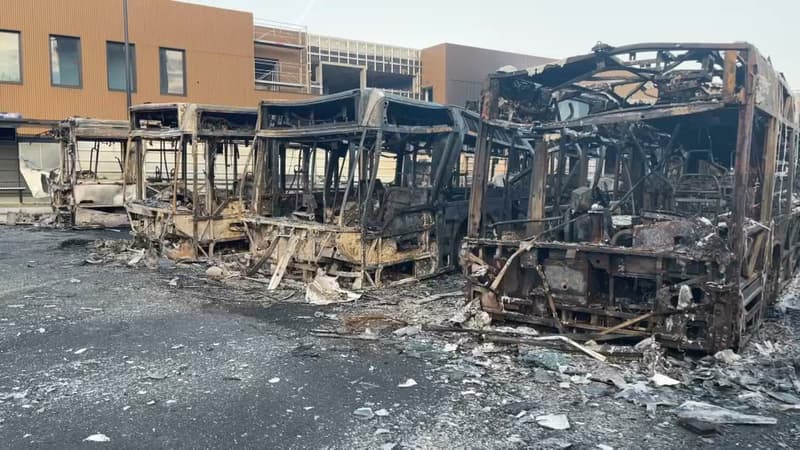Des bus ont été incendiés dans un dépôt RATP à Aubervilliers lors d'une nuit d'émeutes du 29 au 30 juin 2024.