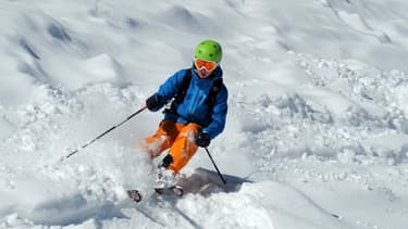 Un bonnet qui diffuse de la musique, des gants connectés.. le ski passe à l'heure du numérique