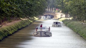 Le secteur, en forte croissance depuis quelques années, a enregistré 11,2 millions de passagers en France en 2017, entre les croisières fluviales, les bateaux-promenades à l'heure ou à la journée ou la location de bateaux habitables,