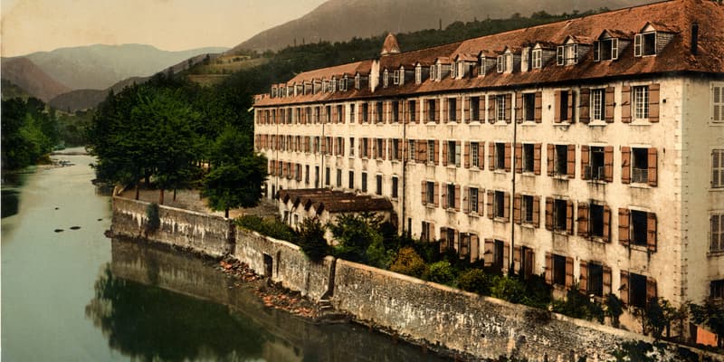 Une vieille photo de l'établissement Bétharram dans les Pyrénées-Atlantiques.