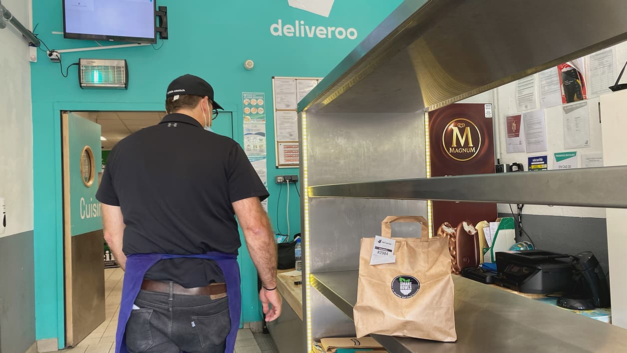Les cuisines de Deliveroo Editions, à Courbevoie Les cuisines de Deliveroo Editions, à Courbevoie