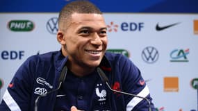 Kylian Mbappé, tout sourire en conférence de presse