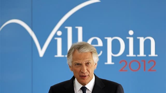 Dominique de Villepin mène la dernière des batailles pour réunir les 500 parrainages nécessaires à sa candidature présidentielle d'ici vendredi, jour fatidique que l'entourage de l'ancien Premier ministre appréhende, même si l'espoir demeure. /Photo prise