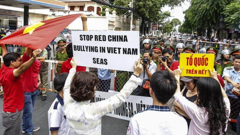 Des manifestants antichinois protestent à Ho-Chi-Minh-Ville, dans le Sud du Vietnam, le 11 mai 2014.