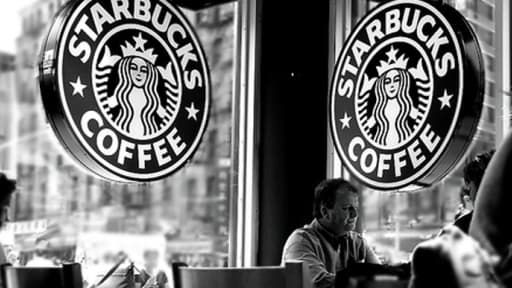 Starbucks renonce a faire payer des droits pour l'utilisation de la marque et des process à ses antennes britanniques en 2013 et 2014