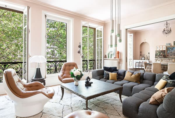 Cet appartement la "tête dans les arbres" situé au cœur de l'avenue Trudaine et à proximité de la rue des Martyrs s'est vendu 2,29 millions d'euros pour une surface de 161m². Cet appartement la "tête dans les arbres" situé au cœur de l'avenue Trudaine et à proximité de la rue des Martyrs s'est vendu 2,29 millions d'euros pour une surface de 161m².