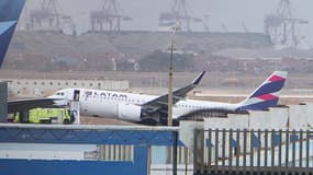 Un avion de la compagnie LATAM a percuté un camion de pompiers au décollage de l'aéroport de Lima, au Pérou, le 18 novembre 2022