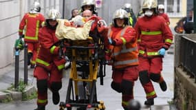 Attaque à Paris: "On a entendu des cris et là, j'ai vu une jeune femme avec une énorme blessure à la tête"&nbsp;
