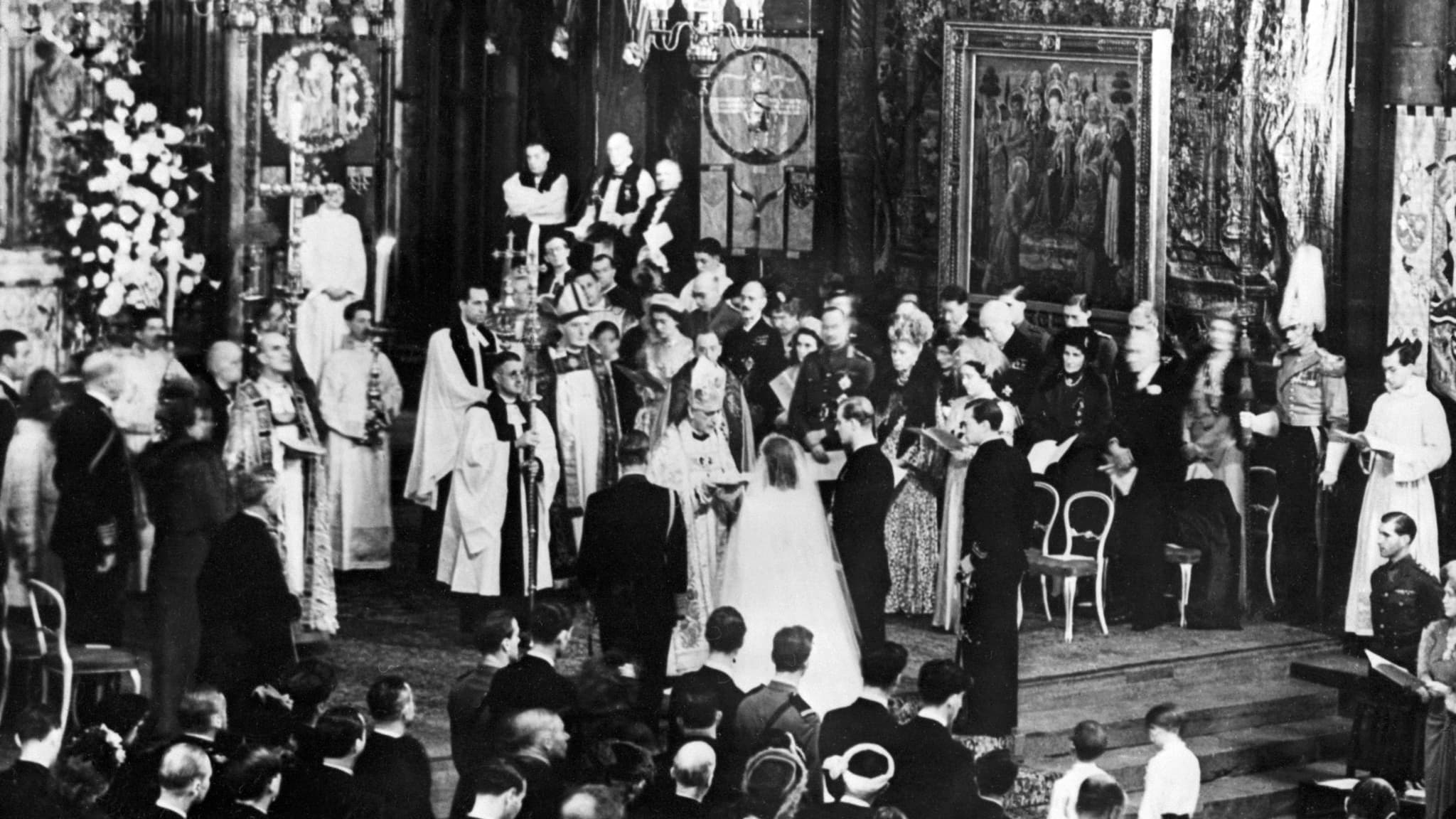 Elizabeth II épouse Philip Mountbatten à Westminster. 
