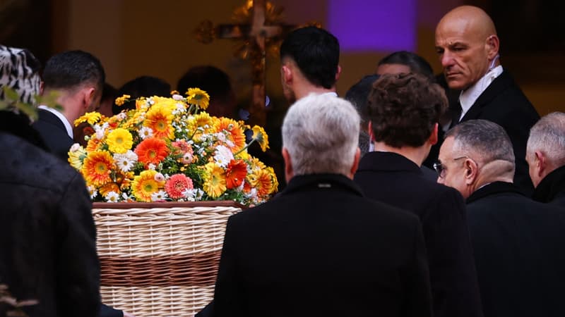 DIRECT. Obsèques de Brigitte Bardot: le cercueil quitte l'église de Saint-Tropez avant une procession vers le cimetière marin