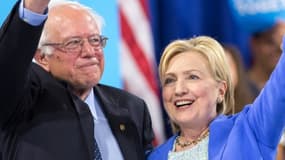 Bernie Sanders et Hillary Clinton, la candidate démocrate à l'élection présidentielle américaine.