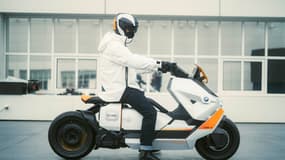 Inspiré de la moto, le Definition CE 04 est un scooter électrique, connecté et pensé pour la vie urbaine