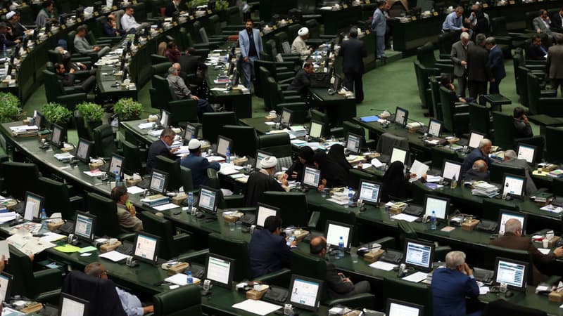 Les députés iraniens à téhéren, le 1er mars 2016
