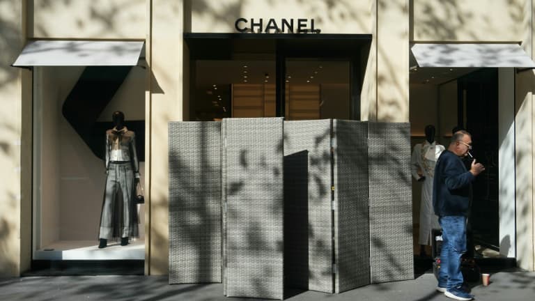Le magasin Chanel cambriolé dans la nuit de mercredi à jeudi, à Paris le 2 octobre 2025