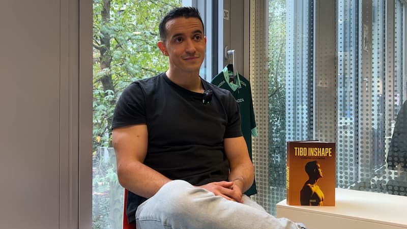 "Finalement, on est bien en France, n'est-ce pas?": Tibo InShape tacle les influenceurs français coincés à Dubaï et provoque la colère des internautes et de Nabilla