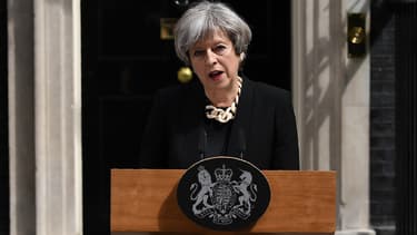 La Première ministre britannique a appelé dimanche 4 juin à combattre "l'idéologie terroriste" qui se répand via les réseaux sociaux.