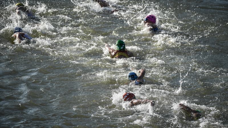 L'épreuve mixte de triathlon aux Jeux olympiques de Paris, le 5 août 2024