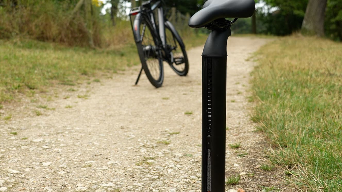 La batterie (360 Wh) du VAE se situe sous la selle. Pratique...ou pas selon les usages. 