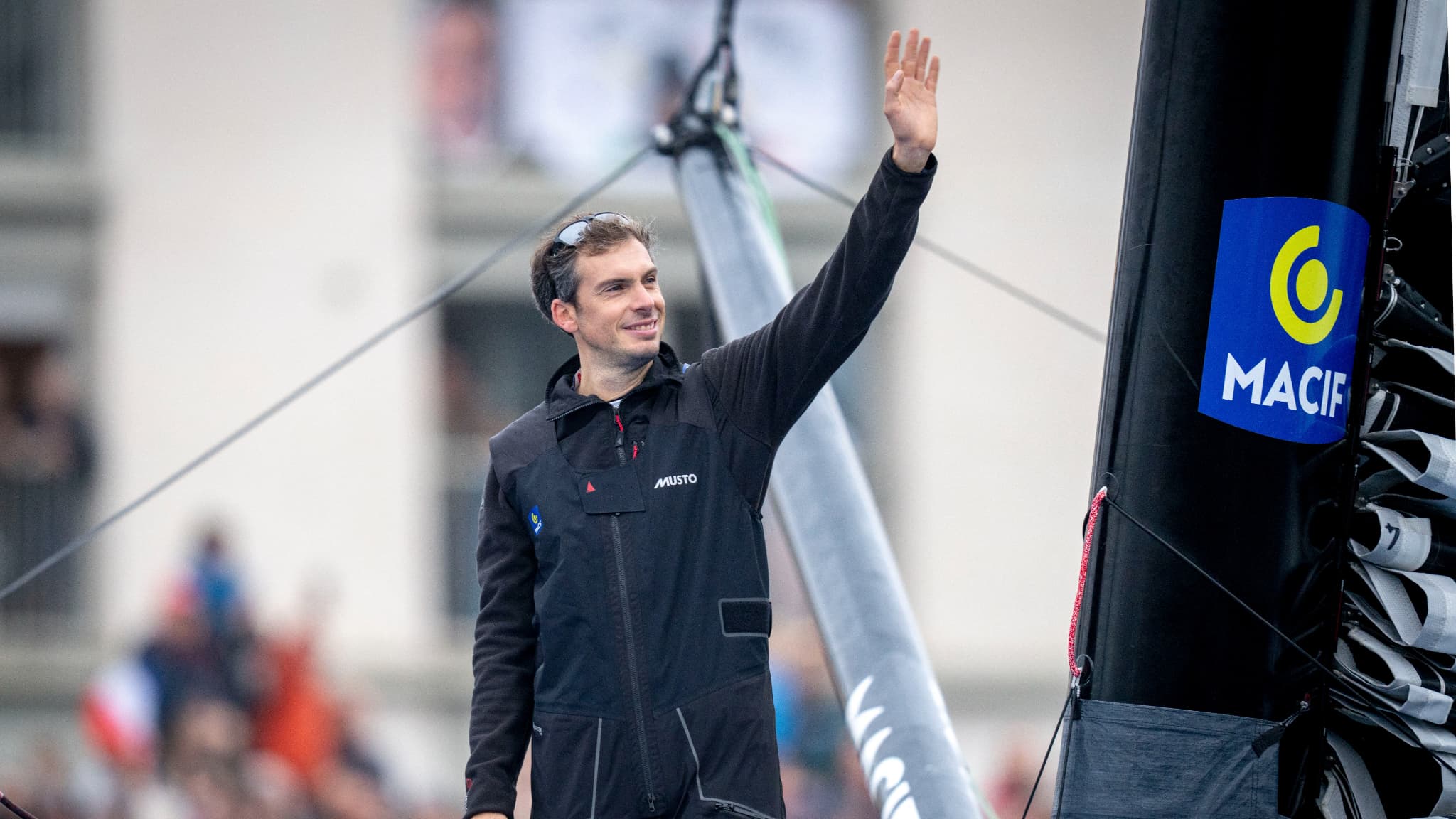 Charlie Dalin au départ du Vendée Globe 2025